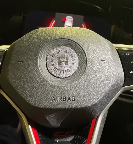 Trim Steering wheel with Wolfsburg logo Alcantaraopt.