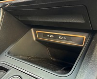 21c. Zierrahmen USB vorne 21c. Zierrahmen USB vorne